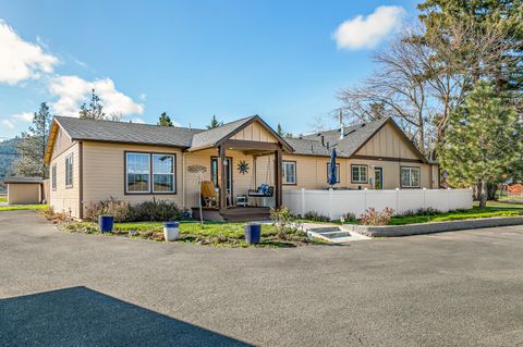 Tiny photo for 3985 Calhoun Road, Medford, OR 97501 (MLS # 220216708)