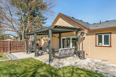 Tiny photo for 3985 Calhoun Road, Medford, OR 97501 (MLS # 220216708)