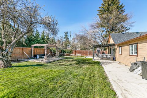 Tiny photo for 3985 Calhoun Road, Medford, OR 97501 (MLS # 220216708)