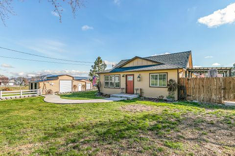 Tiny photo for 3985 Calhoun Road, Medford, OR 97501 (MLS # 220216708)