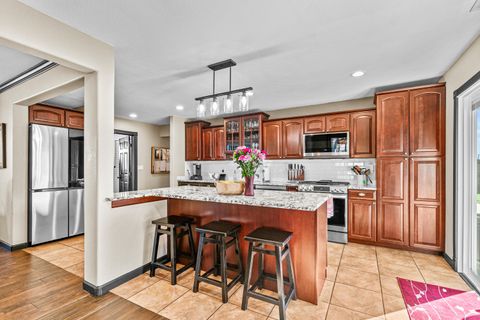 Tiny photo for 3985 Calhoun Road, Medford, OR 97501 (MLS # 220216708)