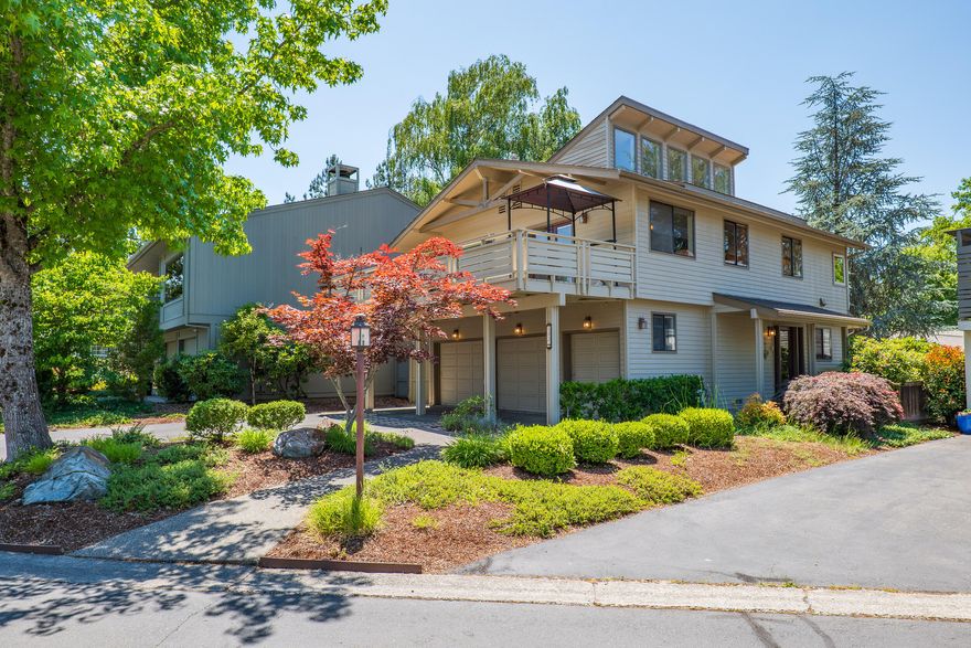 Experience Pacific Northwest charm in this 3 bed, 3 bath, 1718 sqft home. The exposed beams and dormers add rustic elegance, while the remodeled kitchen boasts granite counters and knotty alder cabinets. Enjoy outdoor living in the fenced courtyard or the 2nd level deck overlooking the Grants Pass Golf Course. Benefit from the heated and cooled shed for extra space. This property harmoniously blends style and practicality for your ideal living experience. As part of the association, you'll enjoy private cart access to the Grants Pass Golf Course, a pickleball court and pond, adding a touch of recreation to your everyday life.