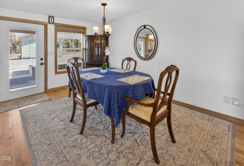 Tiny photo for 4500 NW 52nd Street, Redmond, OR 97756 (MLS # 220223433)