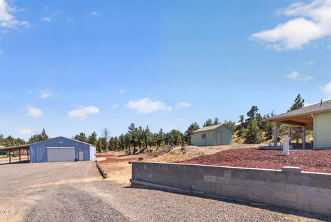 Tiny photo for 4500 NW 52nd Street, Redmond, OR 97756 (MLS # 220223433)