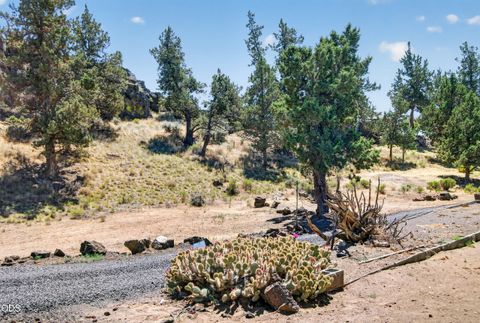 Tiny photo for 4500 NW 52nd Street, Redmond, OR 97756 (MLS # 220223433)