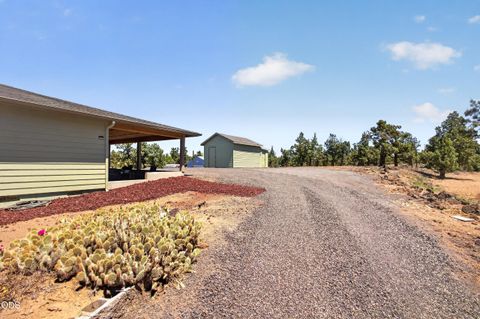 Tiny photo for 4500 NW 52nd Street, Redmond, OR 97756 (MLS # 220223433)