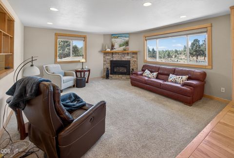 Tiny photo for 4500 NW 52nd Street, Redmond, OR 97756 (MLS # 220223433)