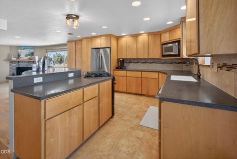 Tiny photo for 4500 NW 52nd Street, Redmond, OR 97756 (MLS # 220223433)
