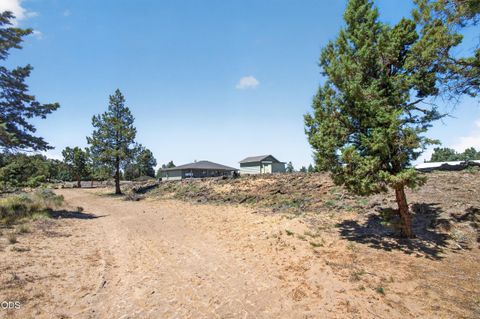 Tiny photo for 4500 NW 52nd Street, Redmond, OR 97756 (MLS # 220223433)