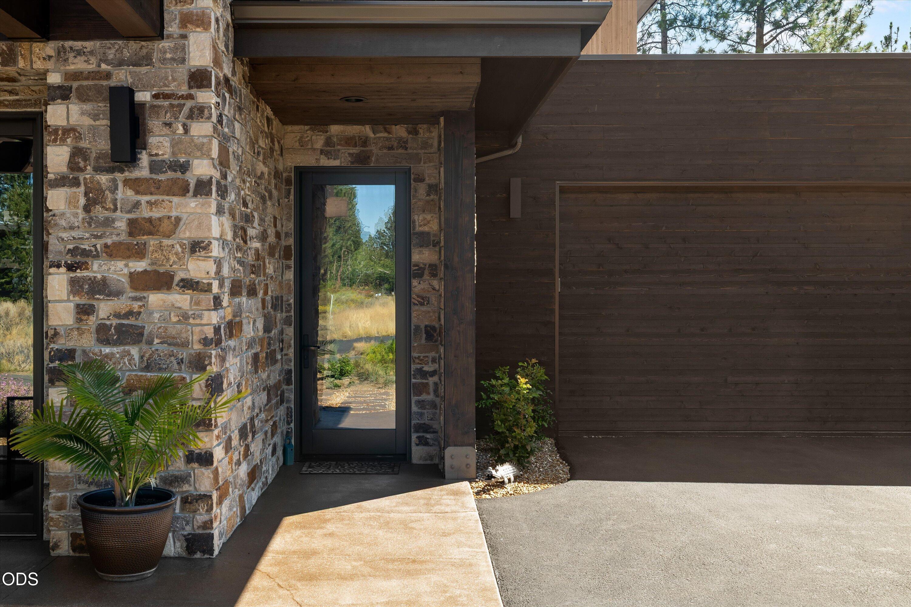 62768 NW Sand Lily Way