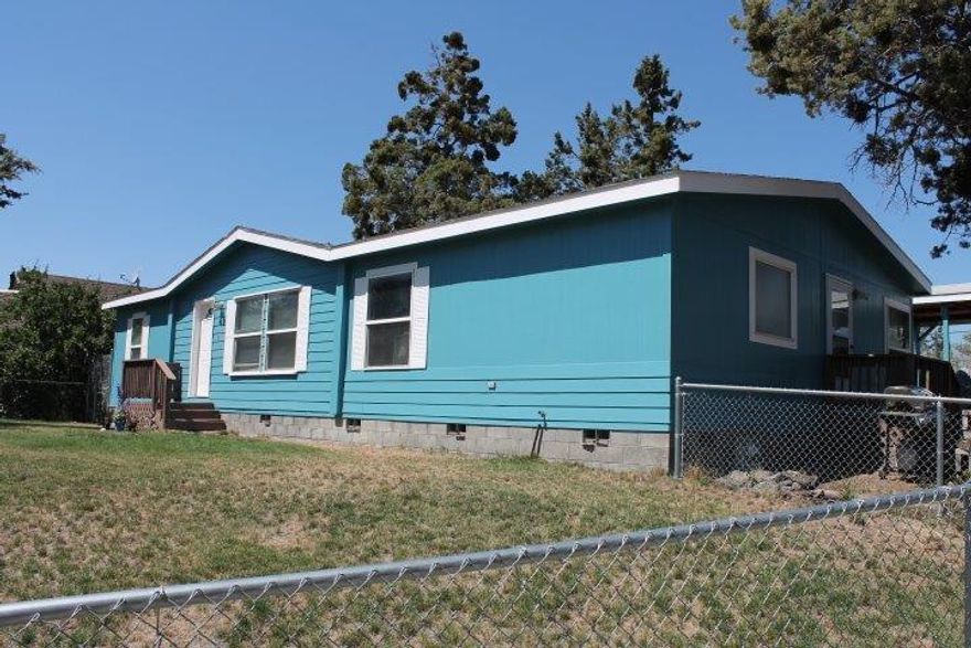 Nice Floor Plan, Vaulted Ceilings, Soaking Tub, Master Bedroom, Separate From Other Bedrooms, Fenced Front Yard With Sprinkler System Installed, Fenced Back Yard With Double Gate For Parking Access, Or Yard Maintenance. City Amenities Available To You.