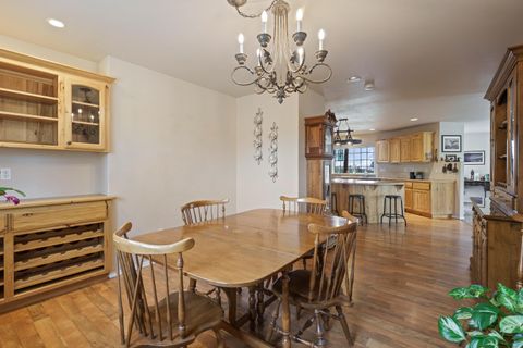 Tiny photo for 4681 SE Adobe Road, Prineville, OR 97754 (MLS # 220217058)