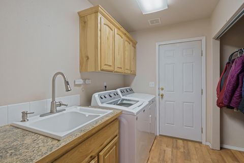 Tiny photo for 4681 SE Adobe Road, Prineville, OR 97754 (MLS # 220217058)