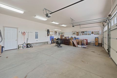 Tiny photo for 4681 SE Adobe Road, Prineville, OR 97754 (MLS # 220217058)