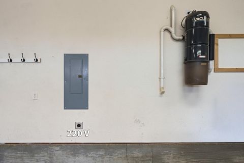 Tiny photo for 4681 SE Adobe Road, Prineville, OR 97754 (MLS # 220217058)