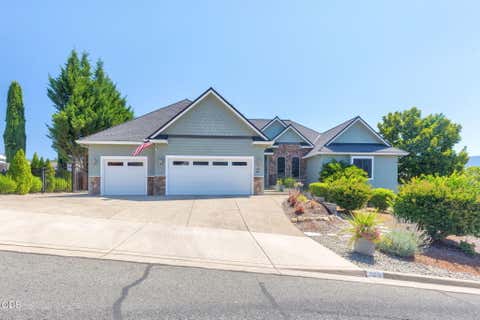 Tiny photo for 109 NW Fall Run Drive, Grants Pass, OR 97526 (MLS # 220227054)