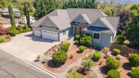 Tiny photo for 109 NW Fall Run Drive, Grants Pass, OR 97526 (MLS # 220227054)