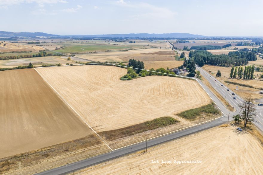 26.30-acre EFU parcel located just outside Dallas, OR, with direct Highway 22 frontage and placement in the renowned Van Duzer Corridor AVA. Featuring Dupee and Salkum silt loam soils, this fertile, non-irrigated ground is well-suited for vineyard/Christmas tree development. The property's high traffic count, commercial visibility, and zoning that allows farm-related businesses create a rare opportunity to locate your agricultural business. Gas power, and water available.