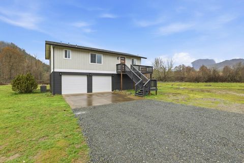 Photo of 8835 Williams Highway, Grants Pass, OR 97527 (MLS # 220220216)