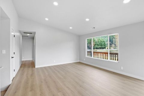 Tiny photo for 8835 Williams Highway, Grants Pass, OR 97527 (MLS # 220220216)