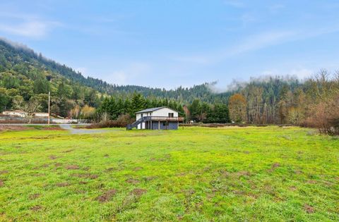 Tiny photo for 8835 Williams Highway, Grants Pass, OR 97527 (MLS # 220220216)