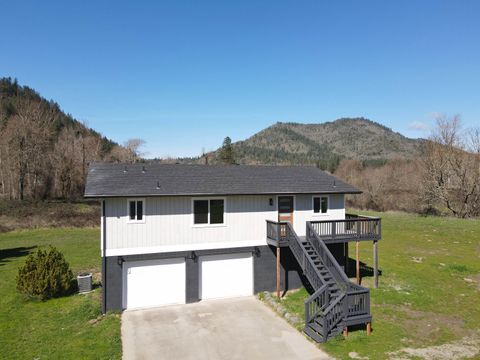 Tiny photo for 8835 Williams Highway, Grants Pass, OR 97527 (MLS # 220220216)