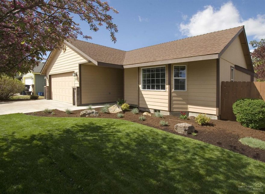 Great well maintained home in SW Redmond just blocks from the Dry River Canyon Trail. Large professionally landscaped yard with a fully fenced and park like backyard. New carpets and paint throughout the home. Walk in closet in master bedroom, 2 pantry closets in kitchen and laundry room conveniently located off of garage.