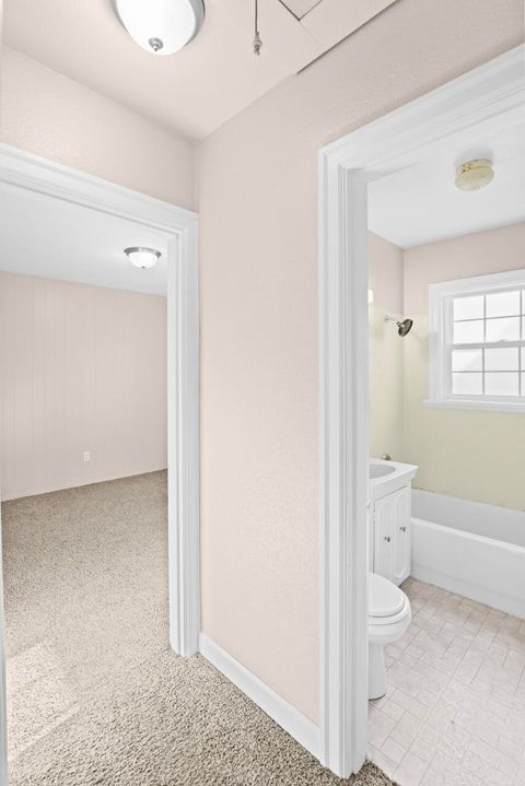 Tiny photo for 703 Mitchell Street, Klamath Falls, OR 97601 (MLS # 220212255)