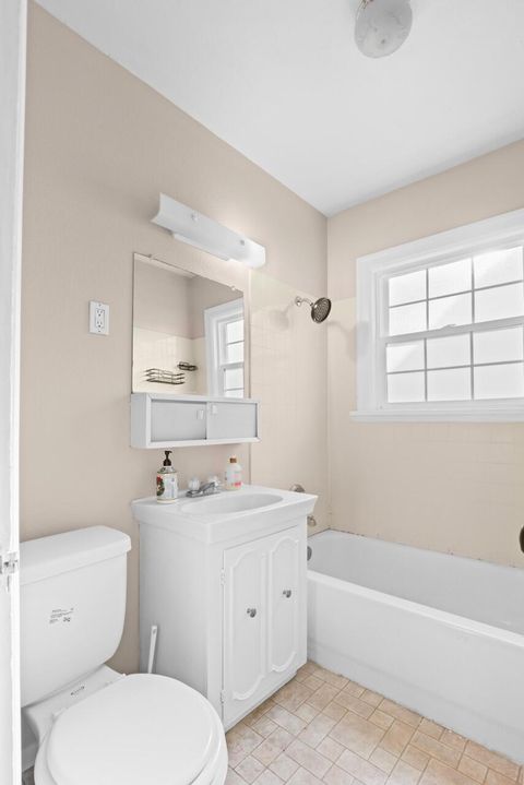 Tiny photo for 703 Mitchell Street, Klamath Falls, OR 97601 (MLS # 220212255)