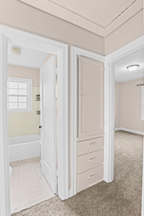 Tiny photo for 703 Mitchell Street, Klamath Falls, OR 97601 (MLS # 220212255)