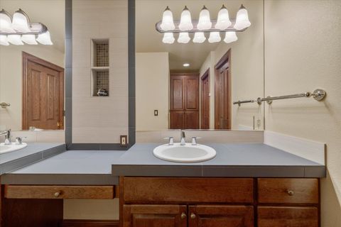 Tiny photo for 58108 Tournament Lane #4, Sunriver, OR 97707 (MLS # 220215426)