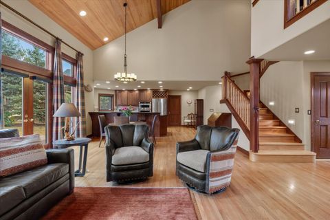 Tiny photo for 58108 Tournament Lane #4, Sunriver, OR 97707 (MLS # 220215426)