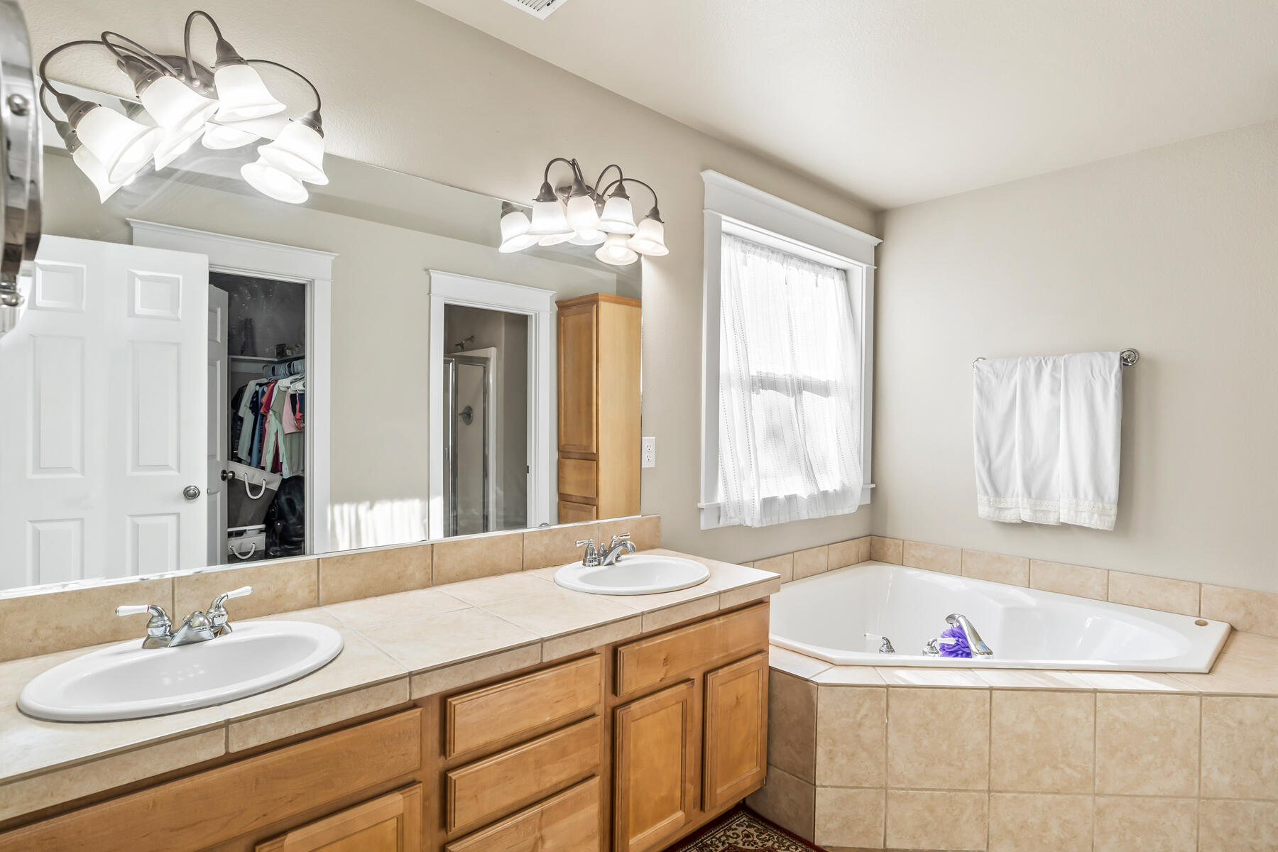 Hawks Ridge - Residential