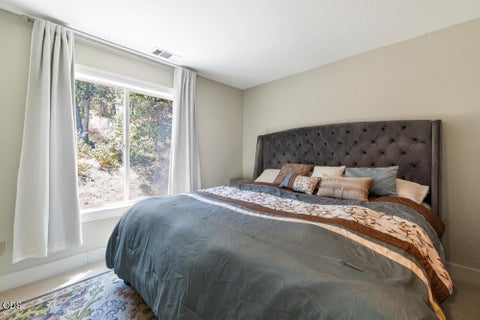 Tiny photo for 6818 Coopers Hawk Road, Klamath Falls, OR 97601 (MLS # 220225909)