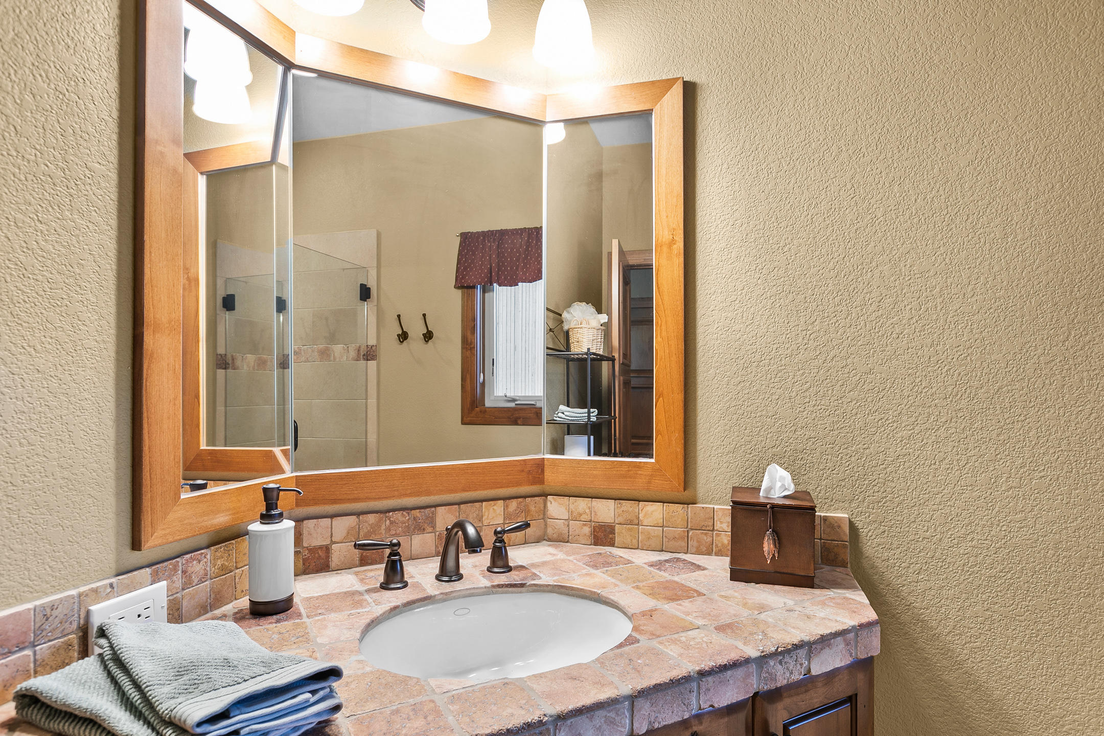 Broken Top - Residential