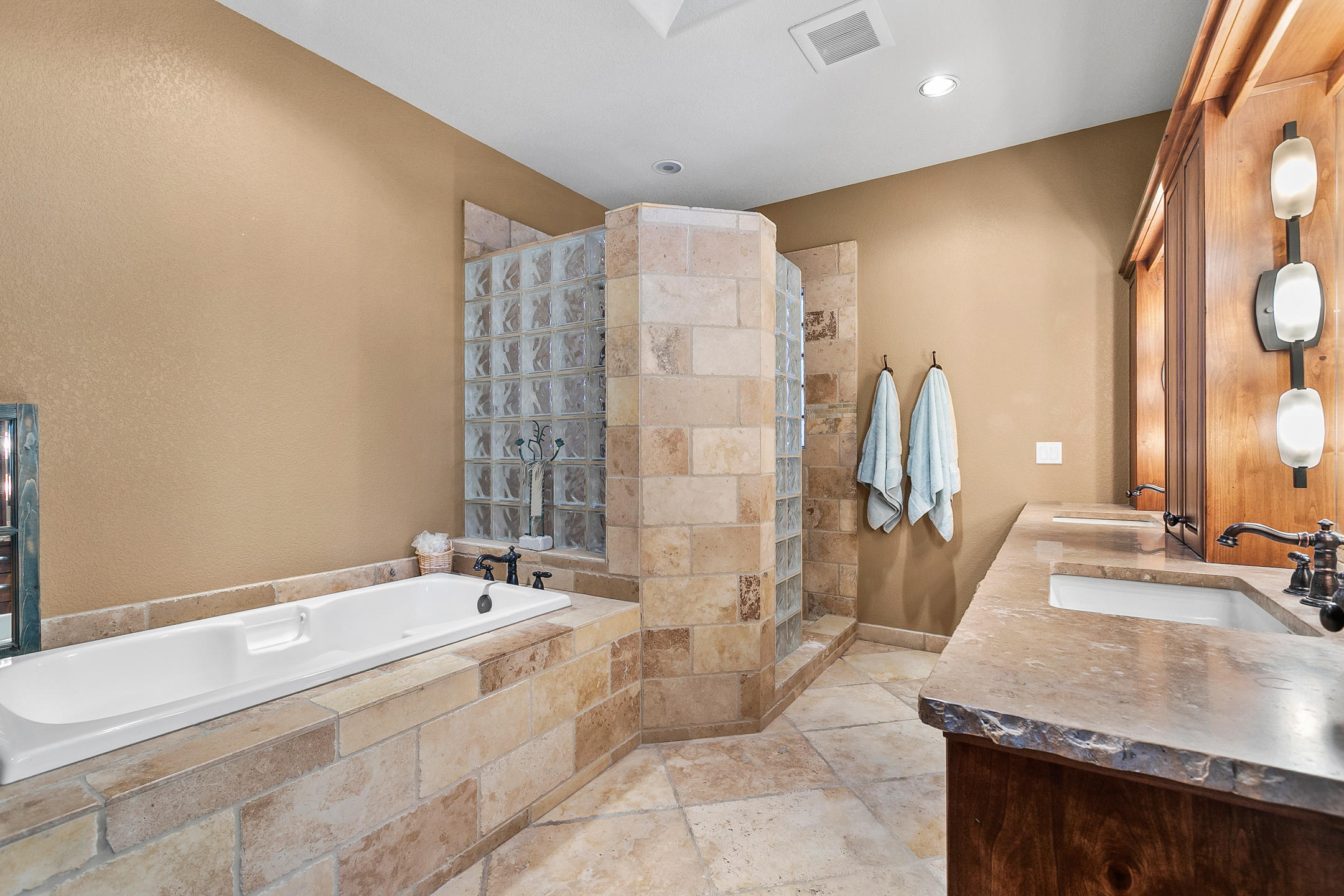 Broken Top - Residential