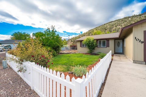 Tiny photo for 1029 SE Algonquian Loop, Prineville, OR 97754 (MLS # 220223055)