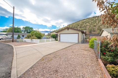 Tiny photo for 1029 SE Algonquian Loop, Prineville, OR 97754 (MLS # 220223055)
