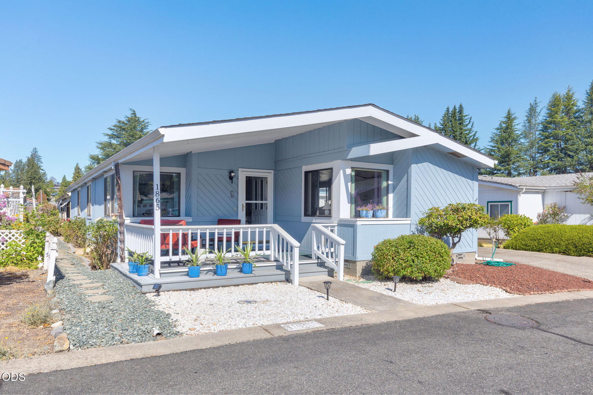 Photo 1 of 40 — 1865 Tamarac Lane, Grants Pass, OR 97527