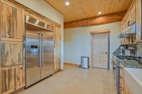 Tiny photo for 16762 Sandy Court, La Pine, OR 97739 (MLS # 220190082)