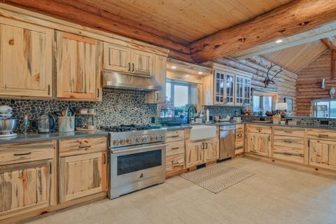 Tiny photo for 16762 Sandy Court, La Pine, OR 97739 (MLS # 220190082)