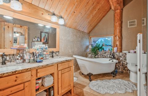 Tiny photo for 16762 Sandy Court, La Pine, OR 97739 (MLS # 220190082)