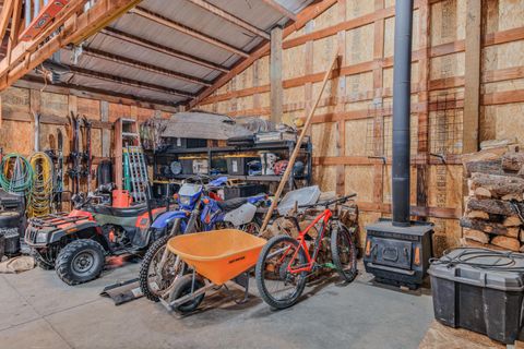 Tiny photo for 16762 Sandy Court, La Pine, OR 97739 (MLS # 220190082)