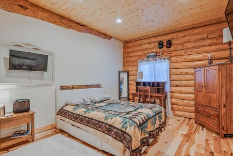 Tiny photo for 16762 Sandy Court, La Pine, OR 97739 (MLS # 220190082)