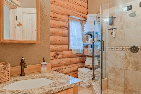 Tiny photo for 16762 Sandy Court, La Pine, OR 97739 (MLS # 220190082)