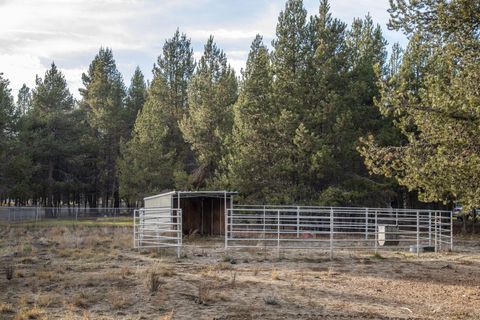 Tiny photo for 52505 Deer Field Drive, La Pine, OR 97739 (MLS # 220212468)