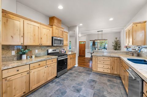 Tiny photo for 2880 NE Rainier Drive, Bend, OR 97701 (MLS # 220211640)