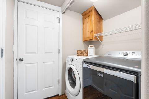 Tiny photo for 2880 NE Rainier Drive, Bend, OR 97701 (MLS # 220211640)