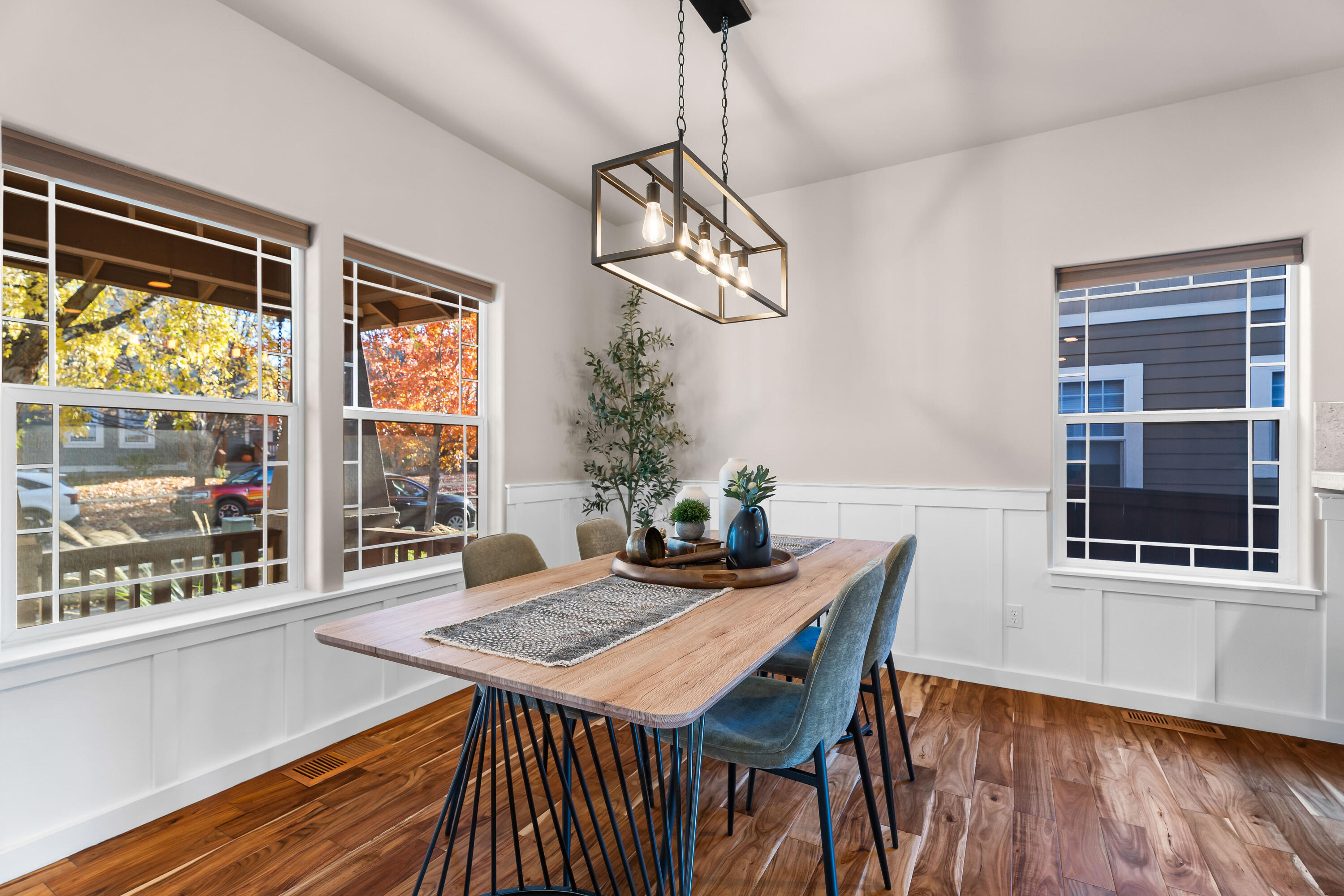 2880 NE Rainier Drive