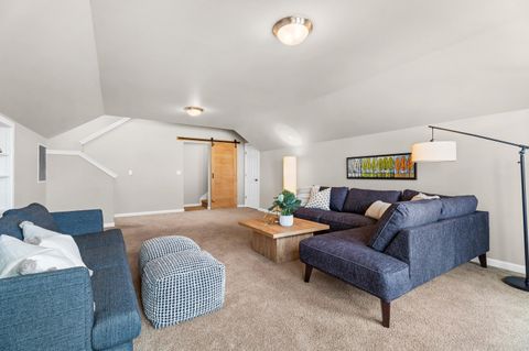 Tiny photo for 2880 NE Rainier Drive, Bend, OR 97701 (MLS # 220211640)